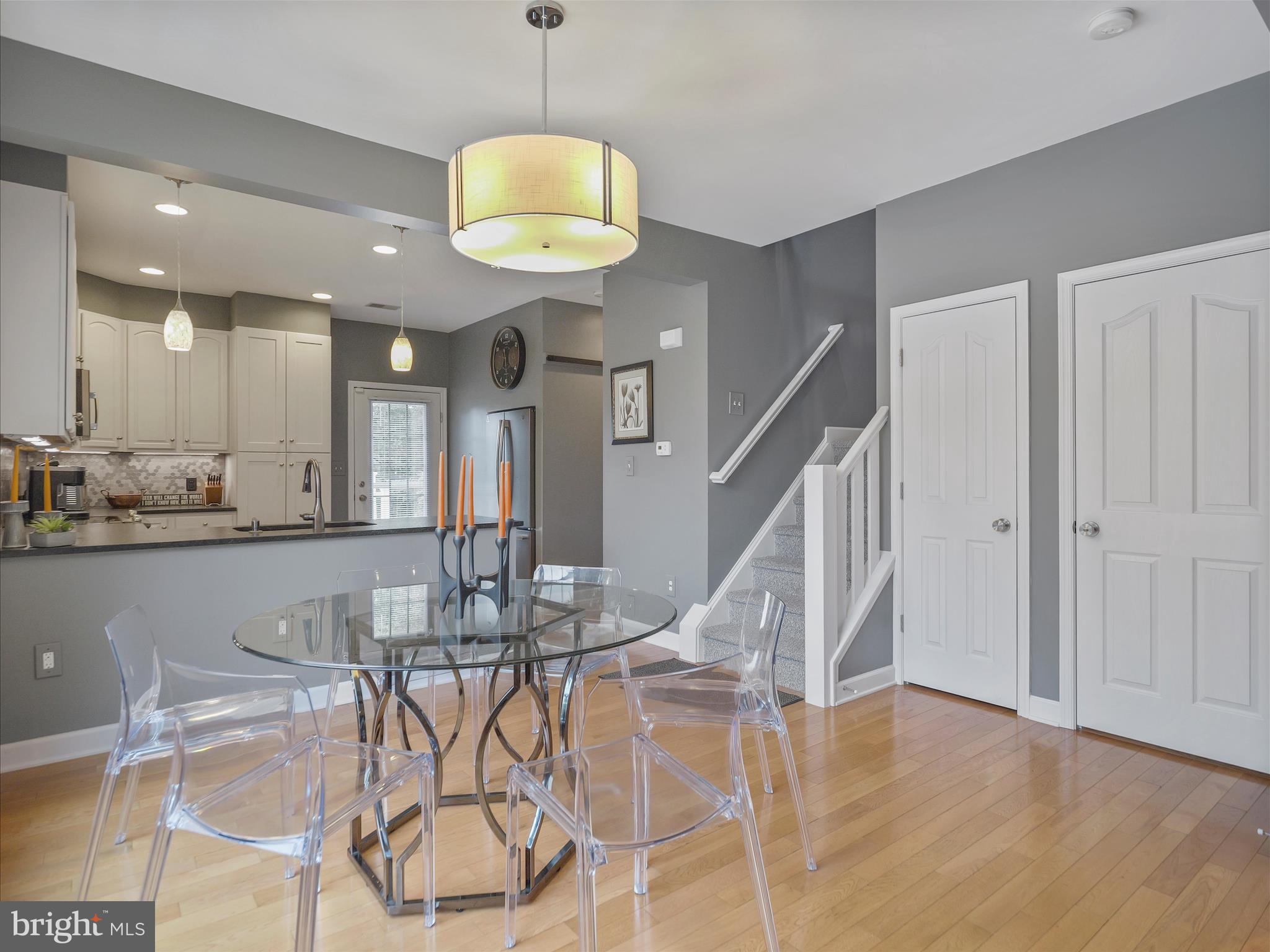 MAUGANSVILLE - Residential