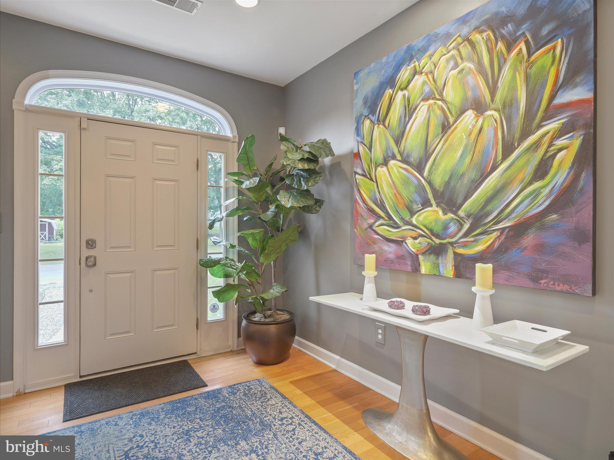 MAUGANSVILLE - Residential