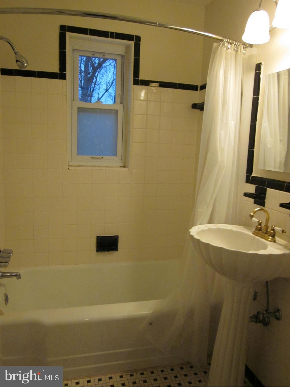 ROSEMONT - Residential Lease