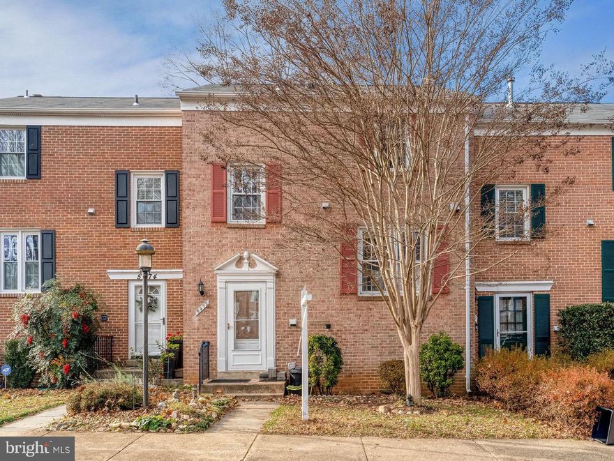 Spacious, light-filled, and well-maintained 3-level townhome with 3 bed, 2.5 baths in the Lake Braddock community! Step inside to a bright main level featuring a lovely eat-in kitchen with granite countertops, updated appliances, and ceiling-height cabinetry. The adjoining dining and living rooms offer gleaming hardwood floors and flow seamlessly to a large deck - perfect for relaxing or entertaining.
Upstairs, the primary suite features hardwood flooring and large closet, two additional bedrooms offering great natural light, and a full bath. The walk-out lower level provides even more living space with a family room and access to a backyard space. Additional features include two assigned parking spaces.
Located in a quiet, friendly community that enjoys unparalleled access to Lake Braddock - a beautiful lake with a 1.5+ mile paved trail, kayaking, fishing, and tot playgrounds. Commuters will love the proximity to VRE stations, metro bus stops, Express Bus to the Pentagon, as well as easy access to I-495 and Fairfax County Parkway. Nearby military bases include Fort Myer and Fort Belvoir. Don't miss this gem in a prime Burke/Fairfax location!