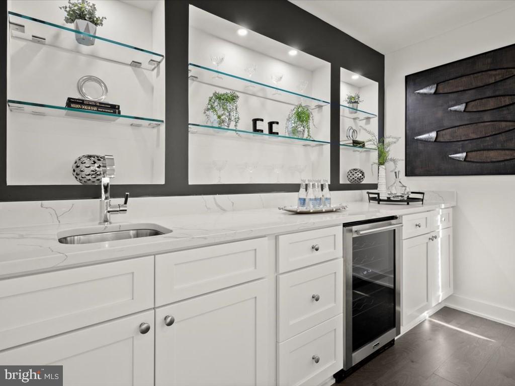 ALEXANDRIA KNOLLS - Residential