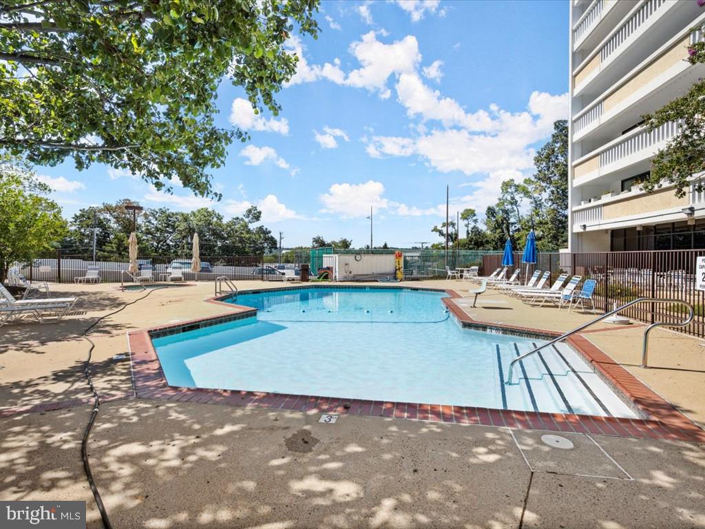 ALEXANDRIA KNOLLS - Residential