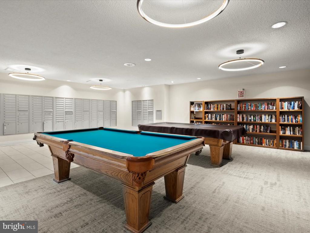 ALEXANDRIA KNOLLS - Residential