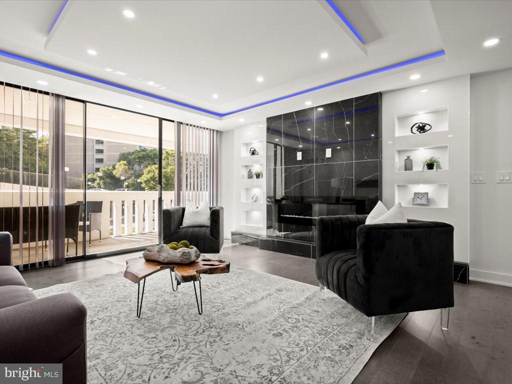 ALEXANDRIA KNOLLS - Residential