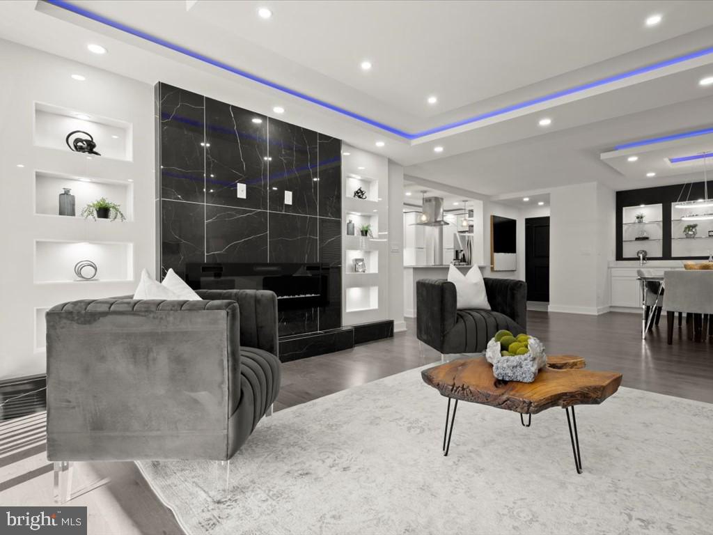 ALEXANDRIA KNOLLS - Residential