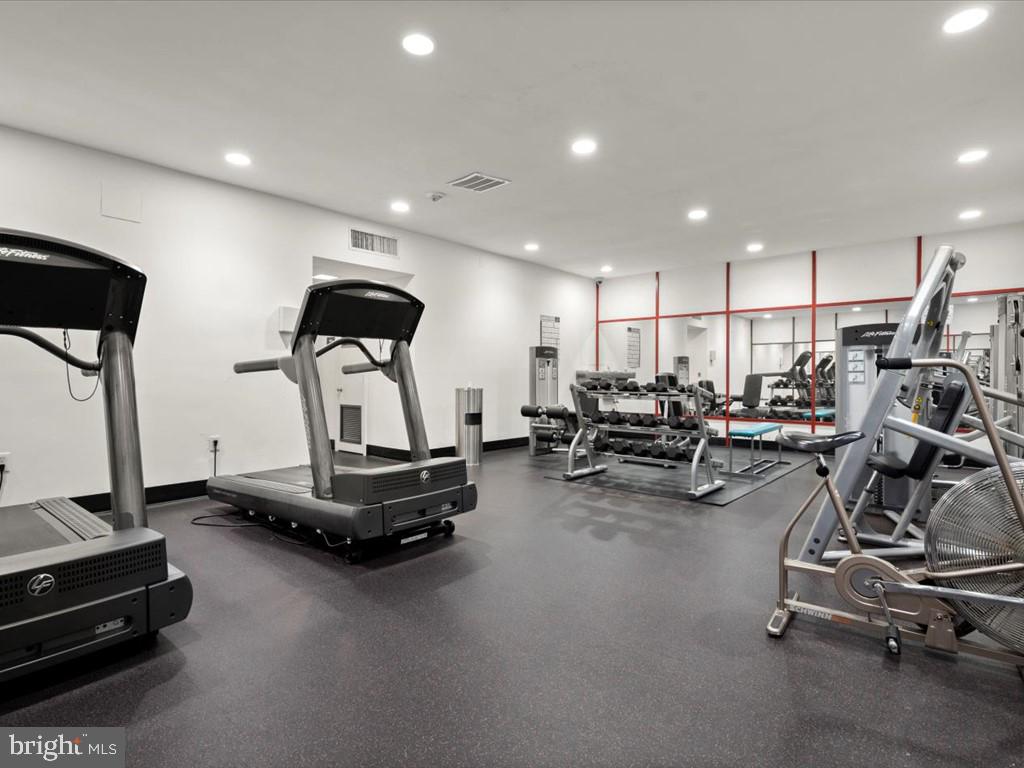 ALEXANDRIA KNOLLS - Residential