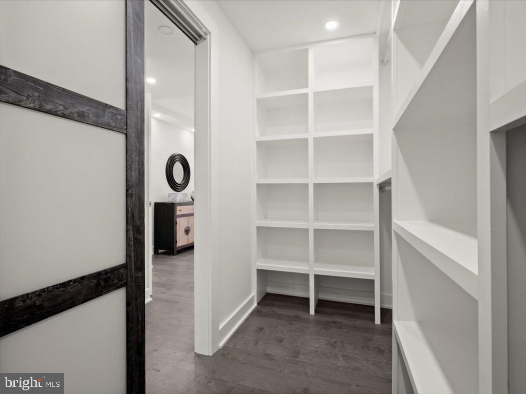 ALEXANDRIA KNOLLS - Residential