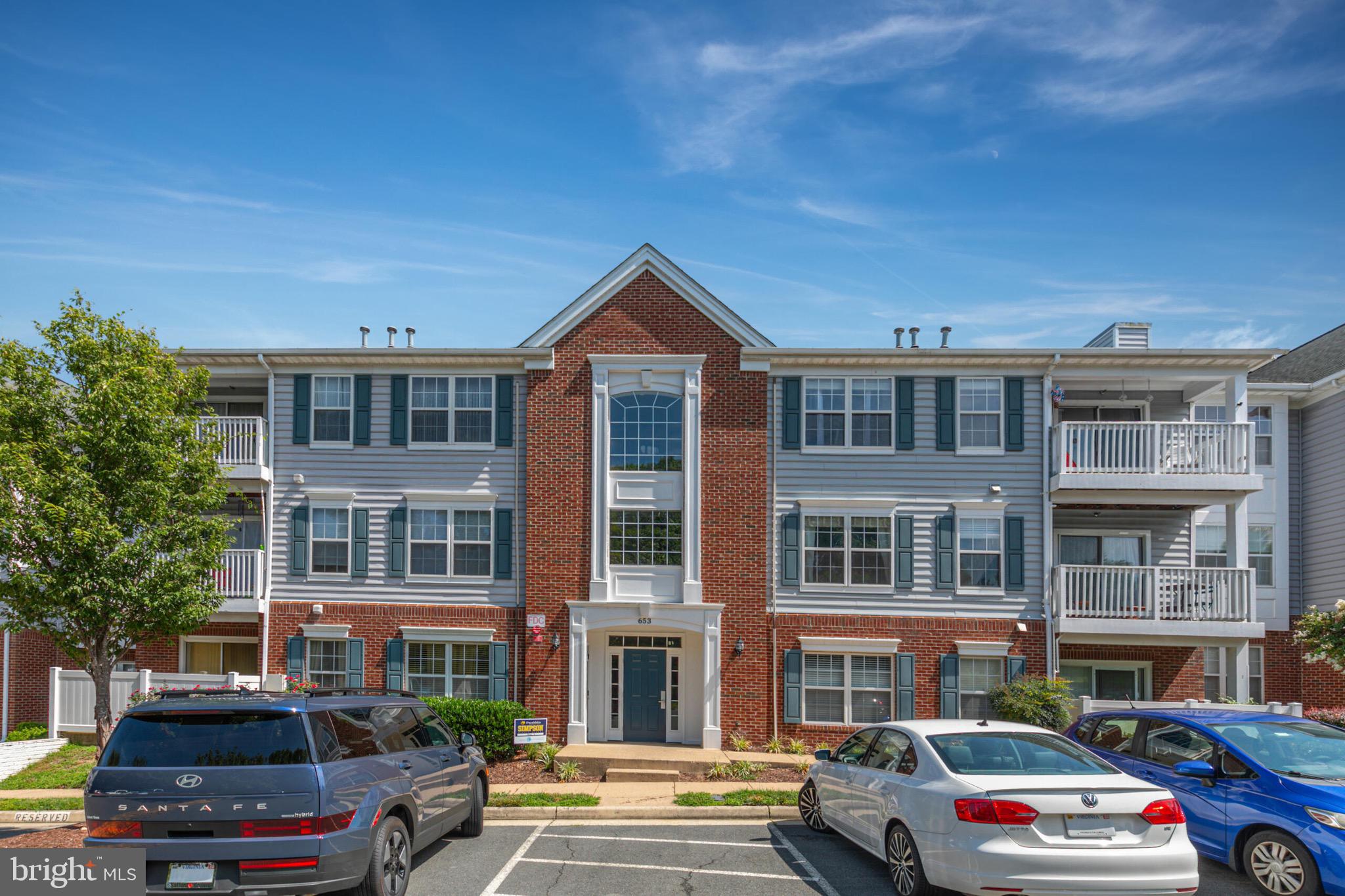 653 CONSTELLATION SQUARE SE J