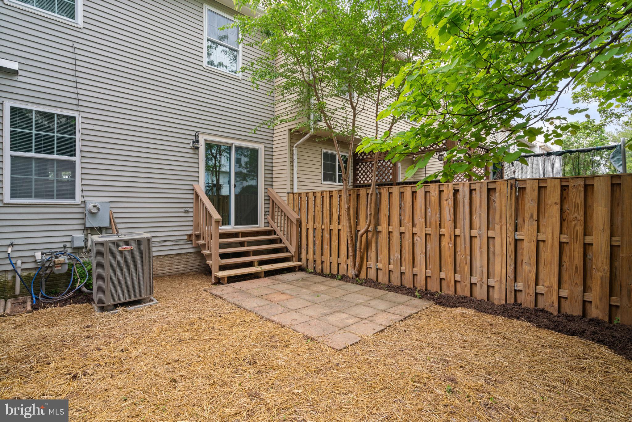 POTOMAC CROSSING - Residential Lease