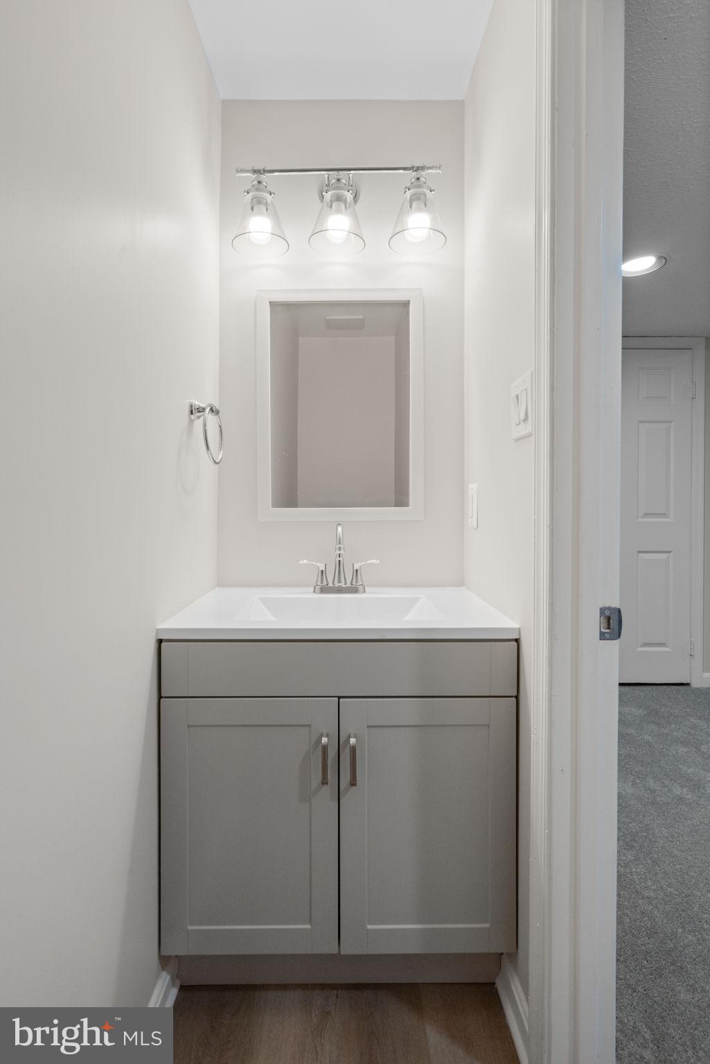 POTOMAC CROSSING - Residential Lease