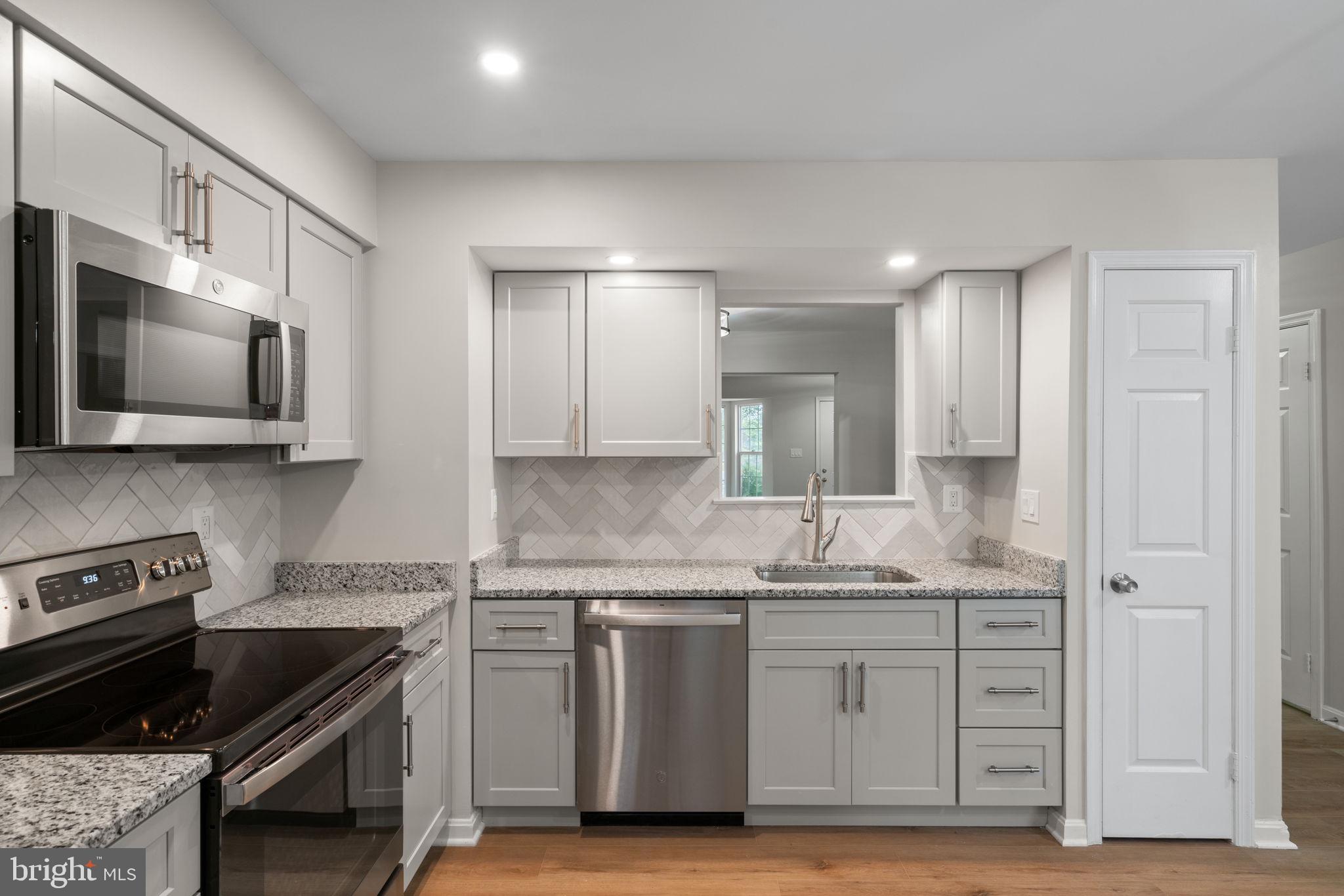 POTOMAC CROSSING - Residential Lease