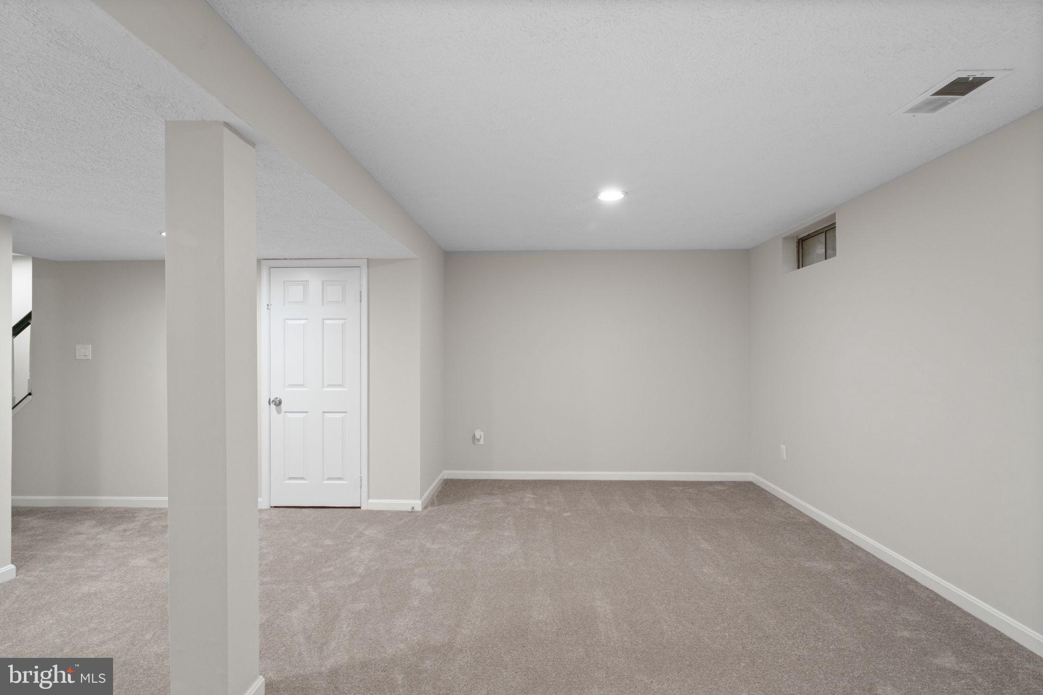 POTOMAC CROSSING - Residential Lease