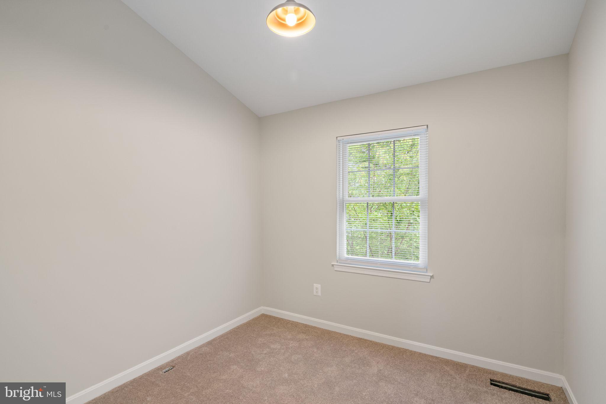 POTOMAC CROSSING - Residential Lease