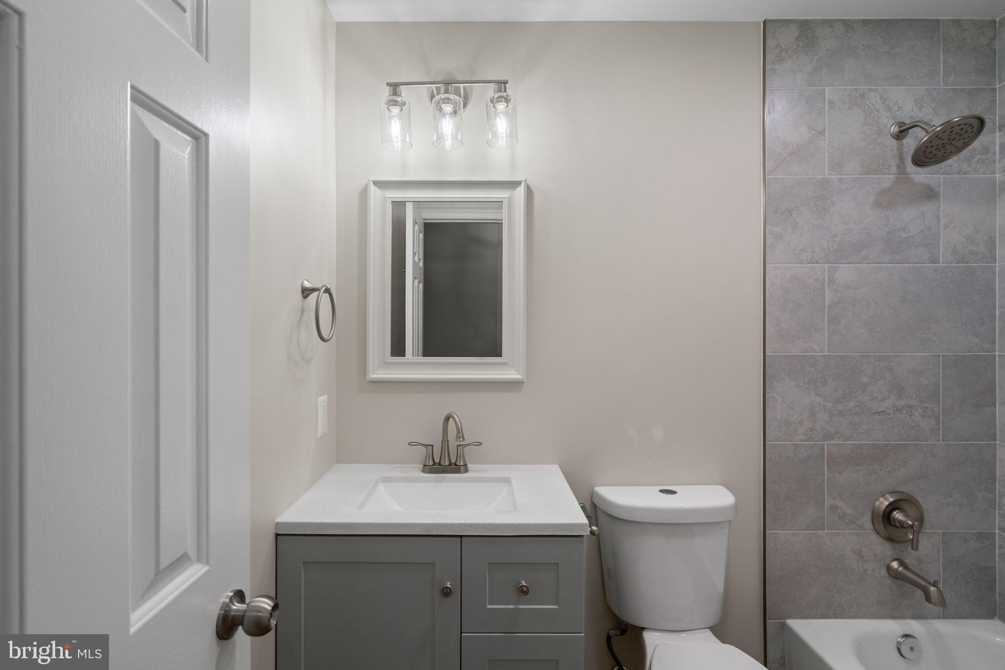 POTOMAC CROSSING - Residential Lease