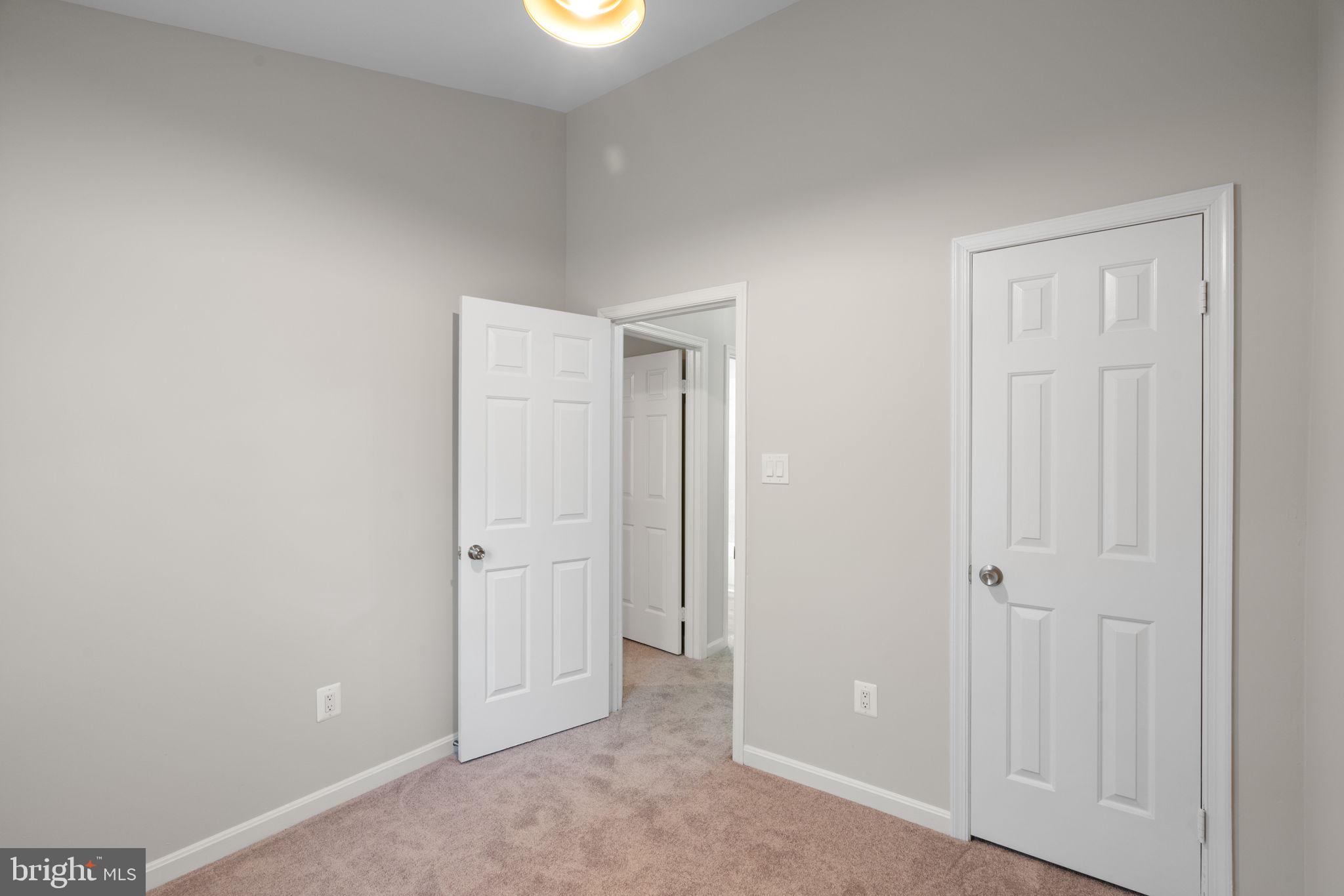 POTOMAC CROSSING - Residential Lease