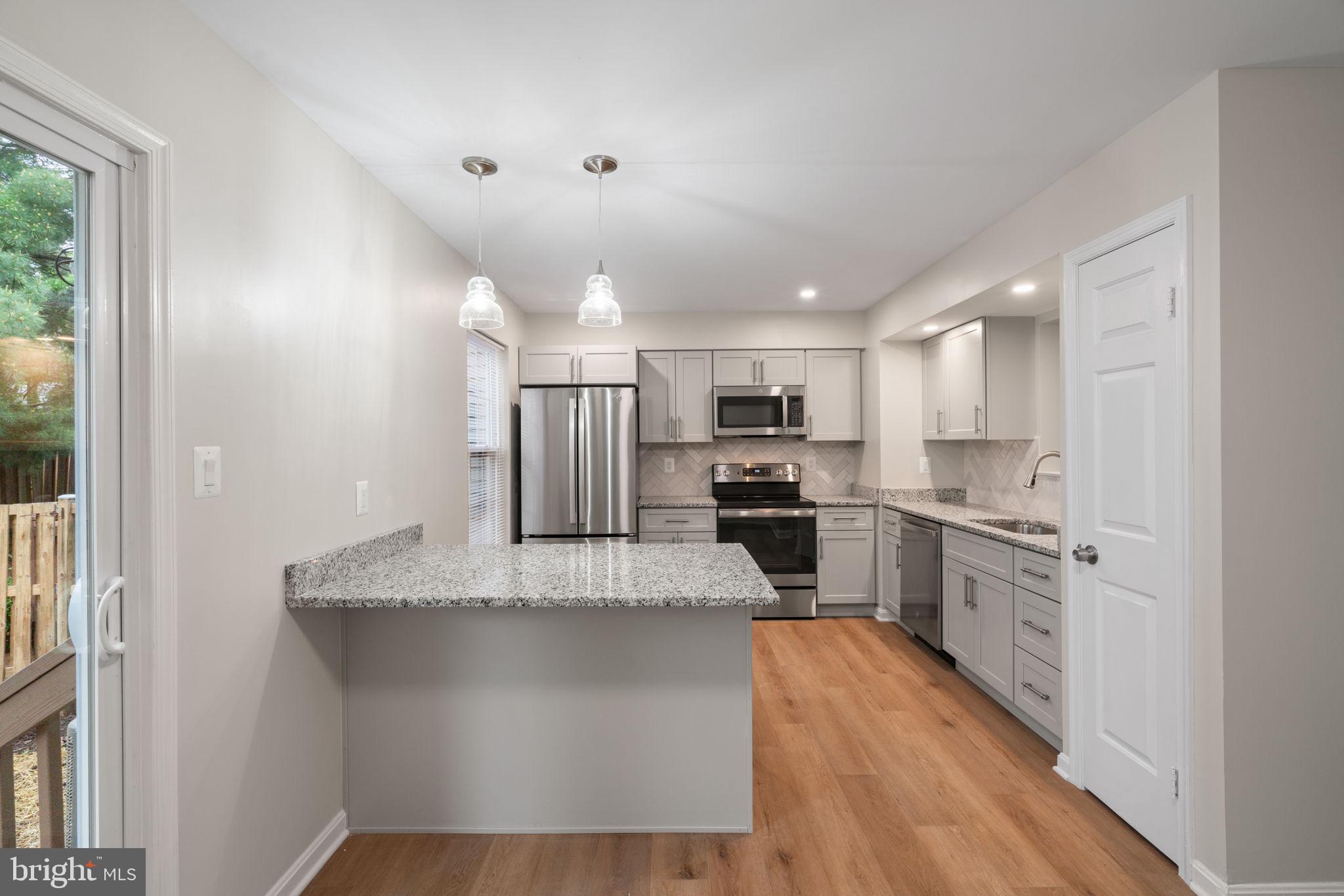 POTOMAC CROSSING - Residential Lease