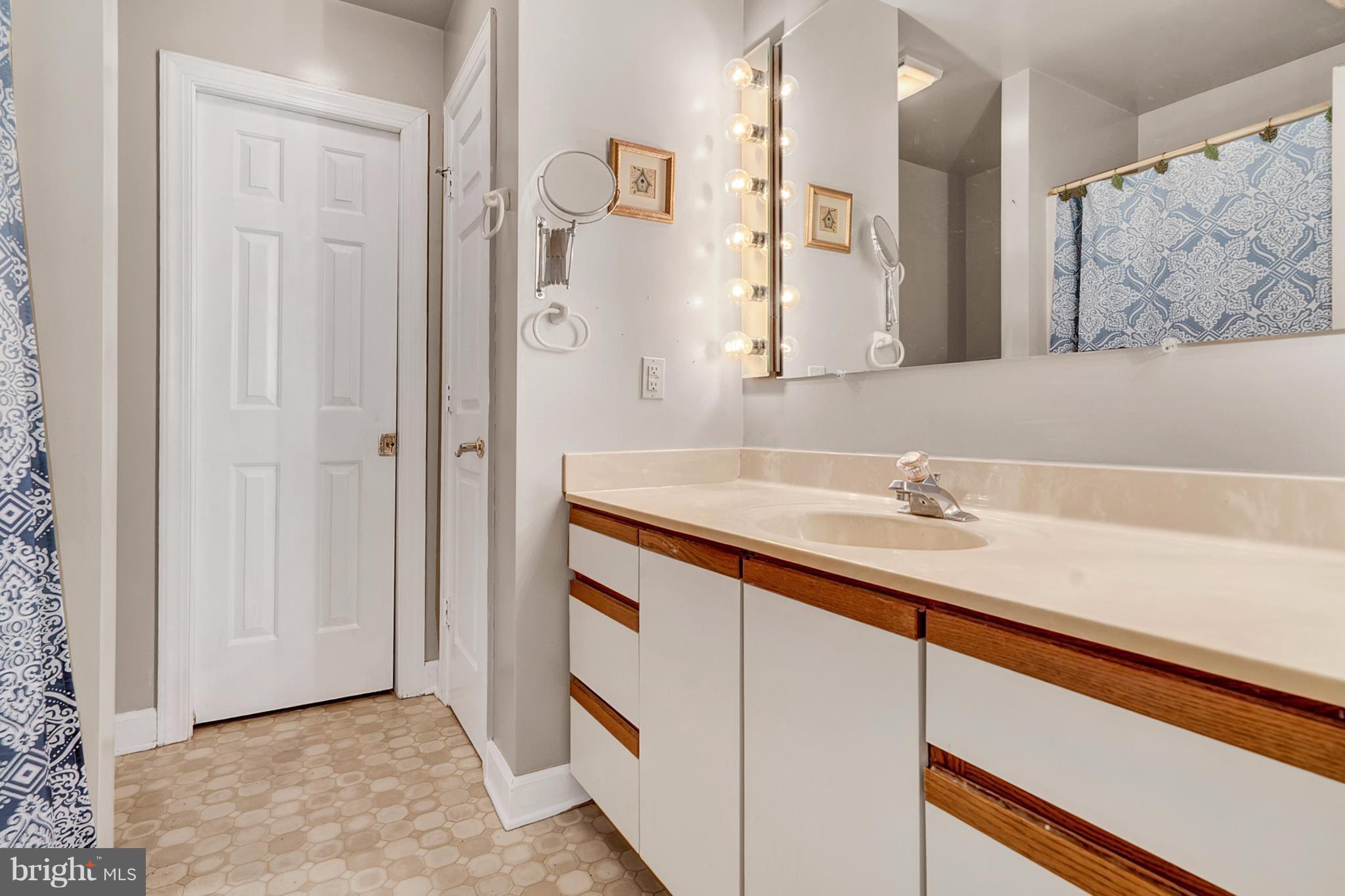 METES & BOUNDS - Farm