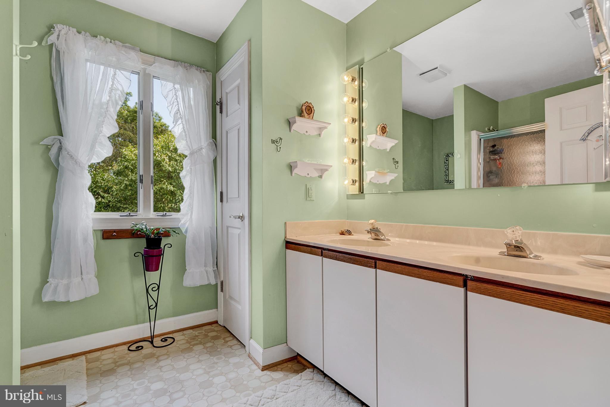 METES & BOUNDS - Farm