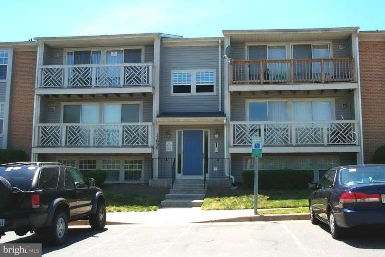 Ideal location close to Fort Belvoir, Quantico, I-95 & shopping centers. This nice 2 bedroom 2 bath condo is vacant and ready to move in. Kitchen has granite countertops, tile flooring , newer refrigerator, dishwasher, hot water heater and EVP flooring. Both bathrooms were update within the past 4 -5 years. Unit has been freshly painted. Unit is located on upper floor and has its own balcony. Pets are case by case!