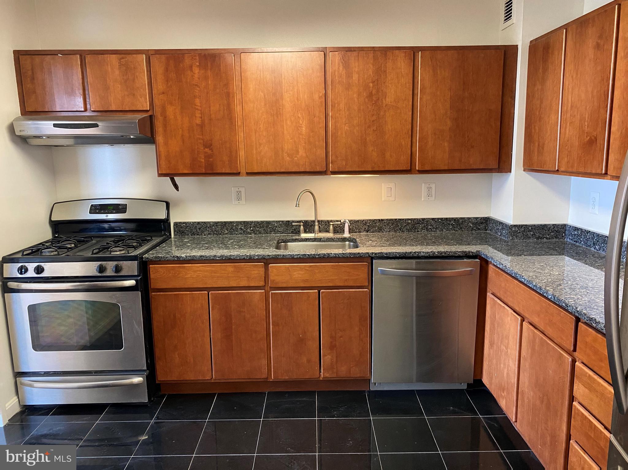 ROCKVILLE - Residential Lease