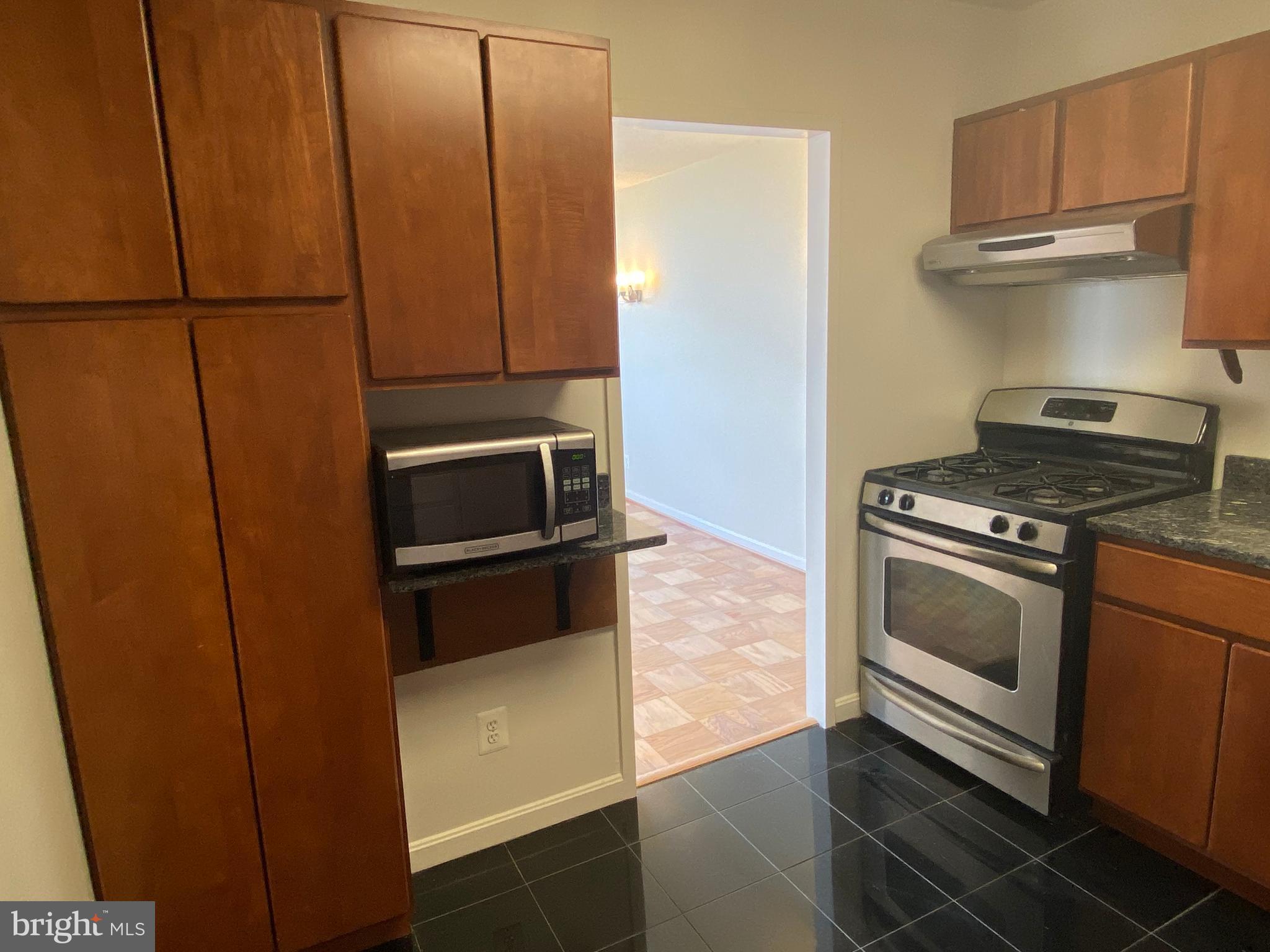 ROCKVILLE - Residential Lease