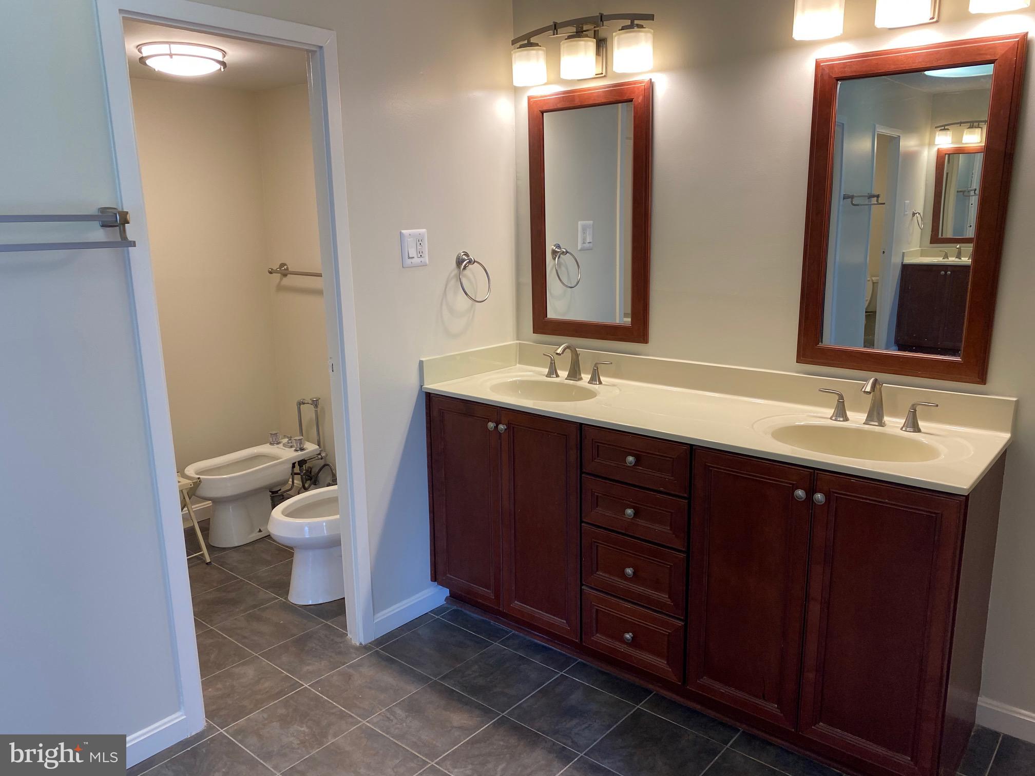 ROCKVILLE - Residential Lease