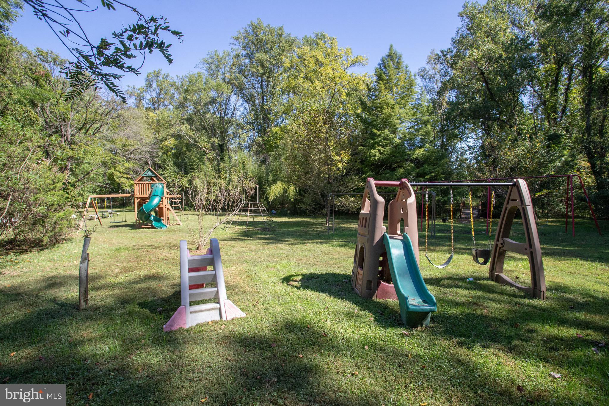 WAKEFIELD CHAPEL WOODS - Residential