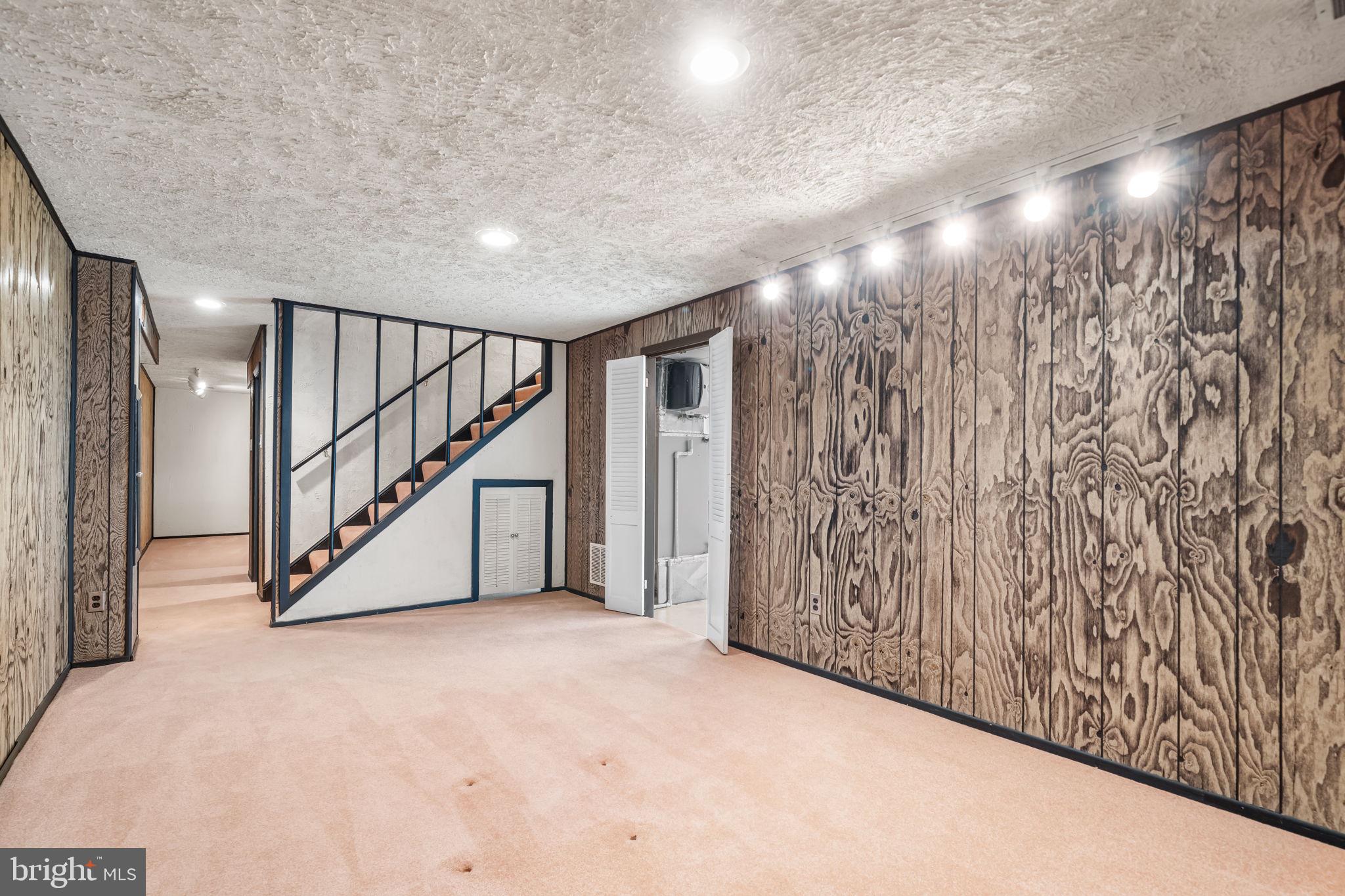 WAKEFIELD CHAPEL WOODS - Residential