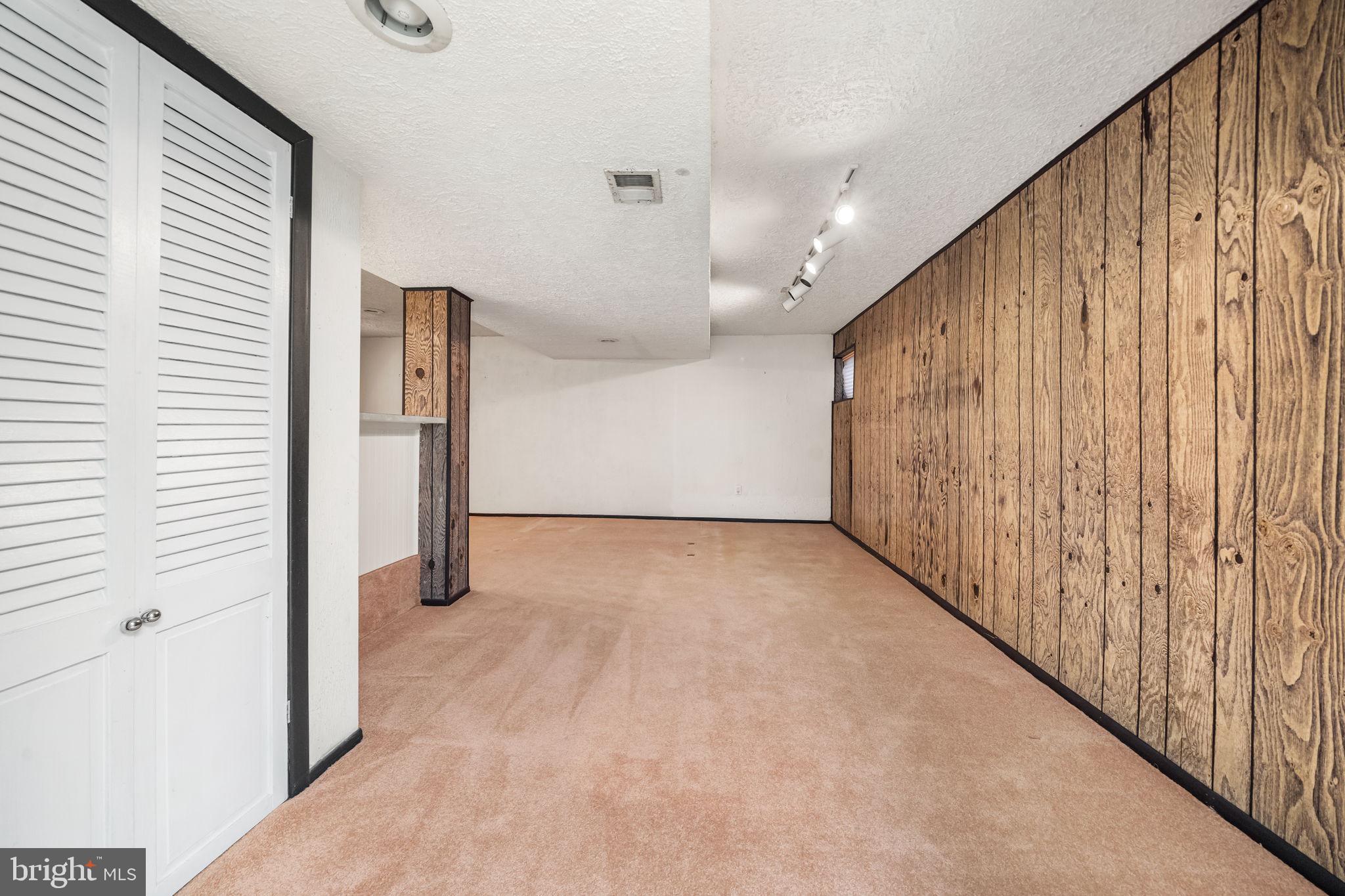 WAKEFIELD CHAPEL WOODS - Residential