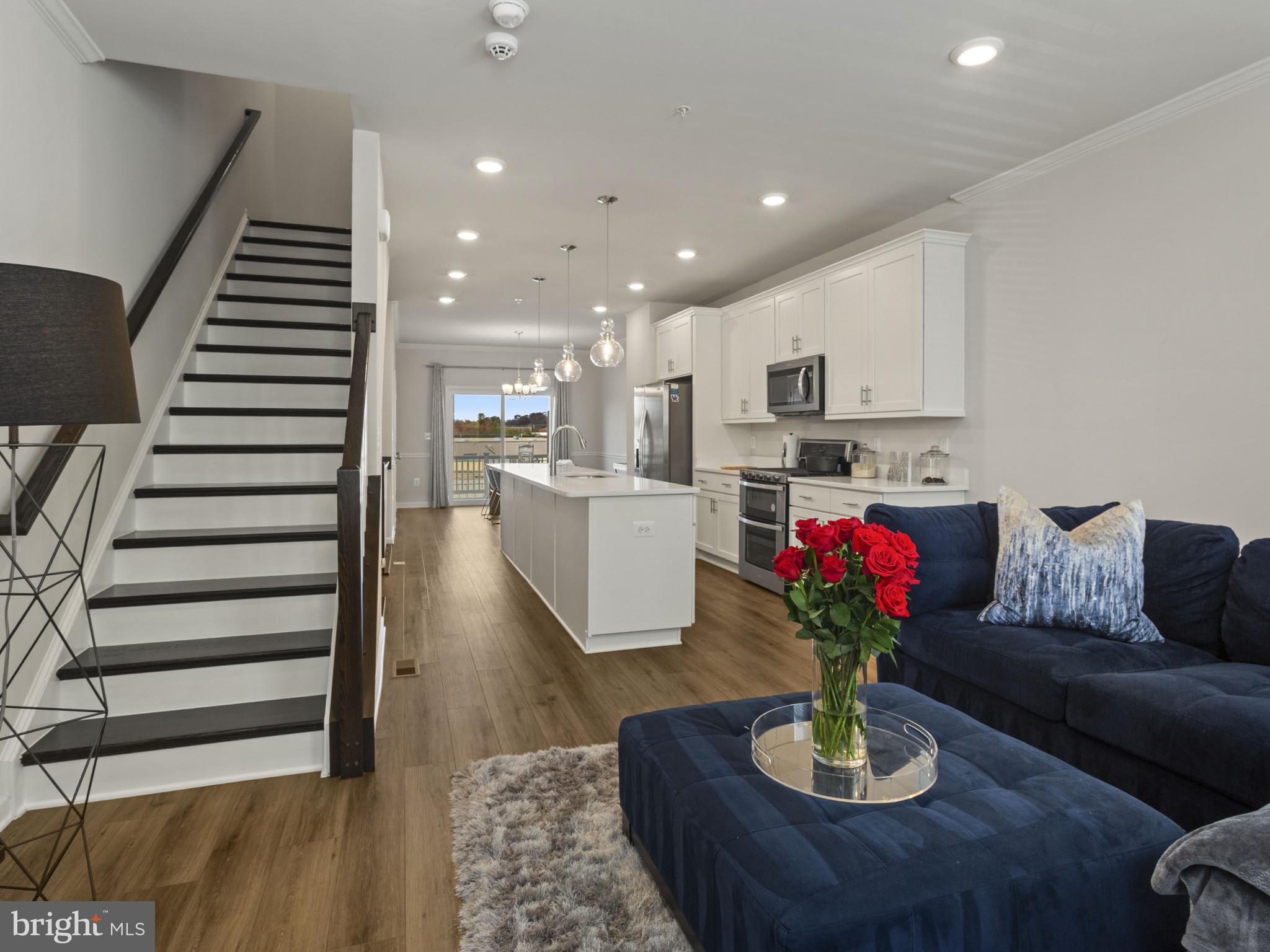 4810 VISTA GLEN LANE