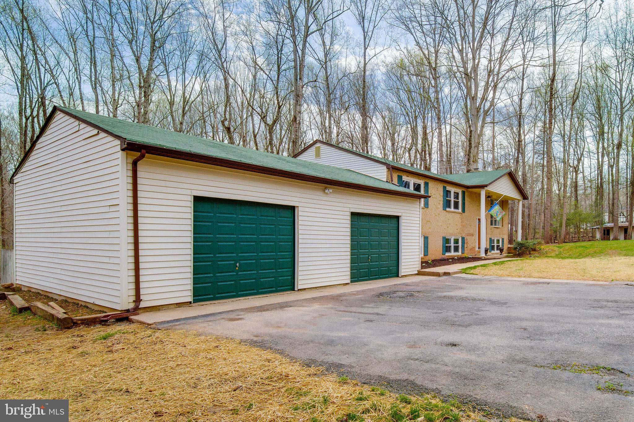 OAKS OF SHENANDOAH - Residential