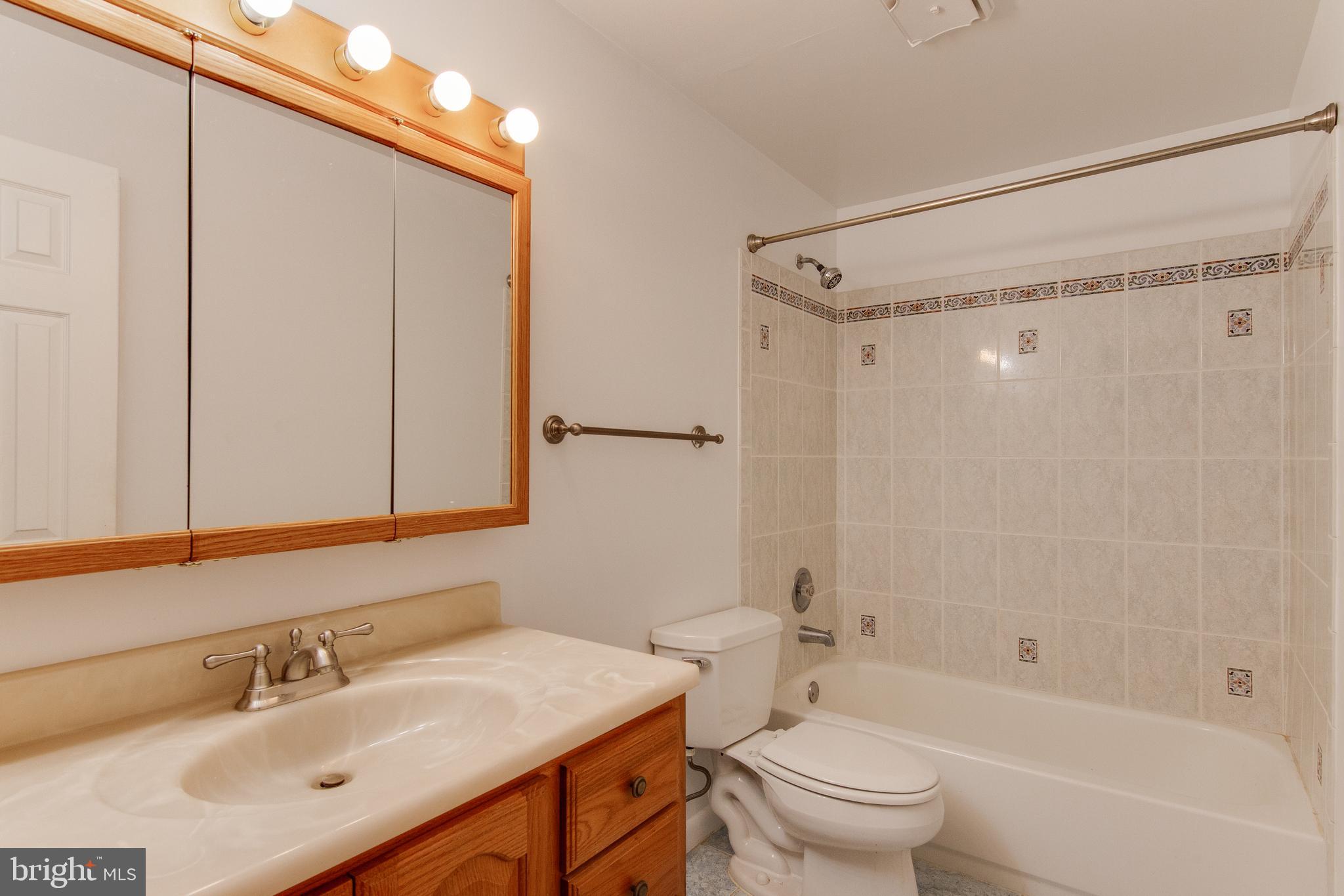 OAKS OF SHENANDOAH - Residential
