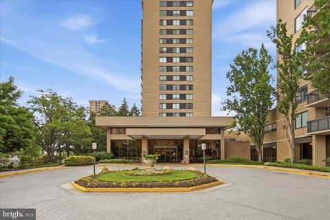 Photo of 3709 S George Mason Drive #707, FALLS CHURCH, VA 22041 (MLS # VAFX2314872)