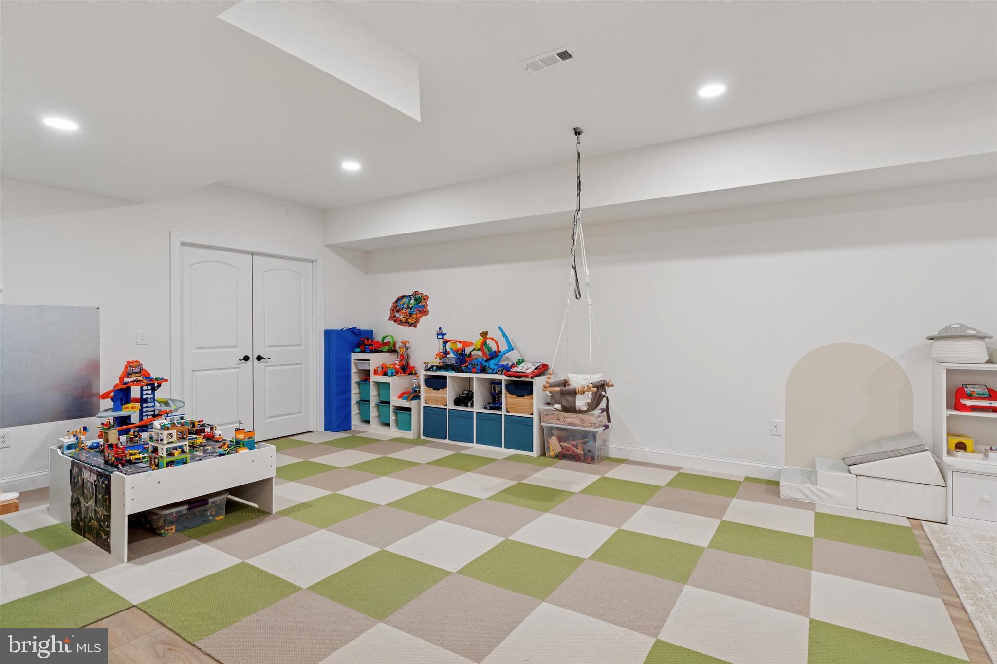 RESERVE AT CREEKSIDE - Residential