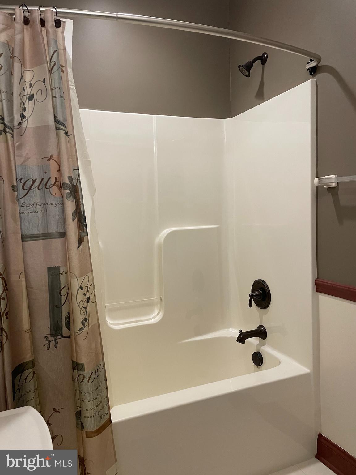 NORTH POINTE SUB - Residential Lease