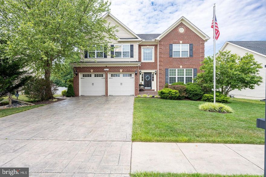 Basement rental with separate entrance in renowned North Pointe subdivision.  This massive 1,250 sq ft suite consists of 1 bedroom, 1 full bath, a large family/theater room, brand new kitchen with stainless steel appliances, washer/dryer, built-in book shelves and ample room for storage.  ALL UTILITIES INCLUDED.  Also comes with free WiFi and pest control.  Tenant has use of the entire basement to themselves as well as backyard and patio area. Street parking directly in front of house, limited to one vehicle ONLY.  No pets.  No smoking.  Available Immediately.