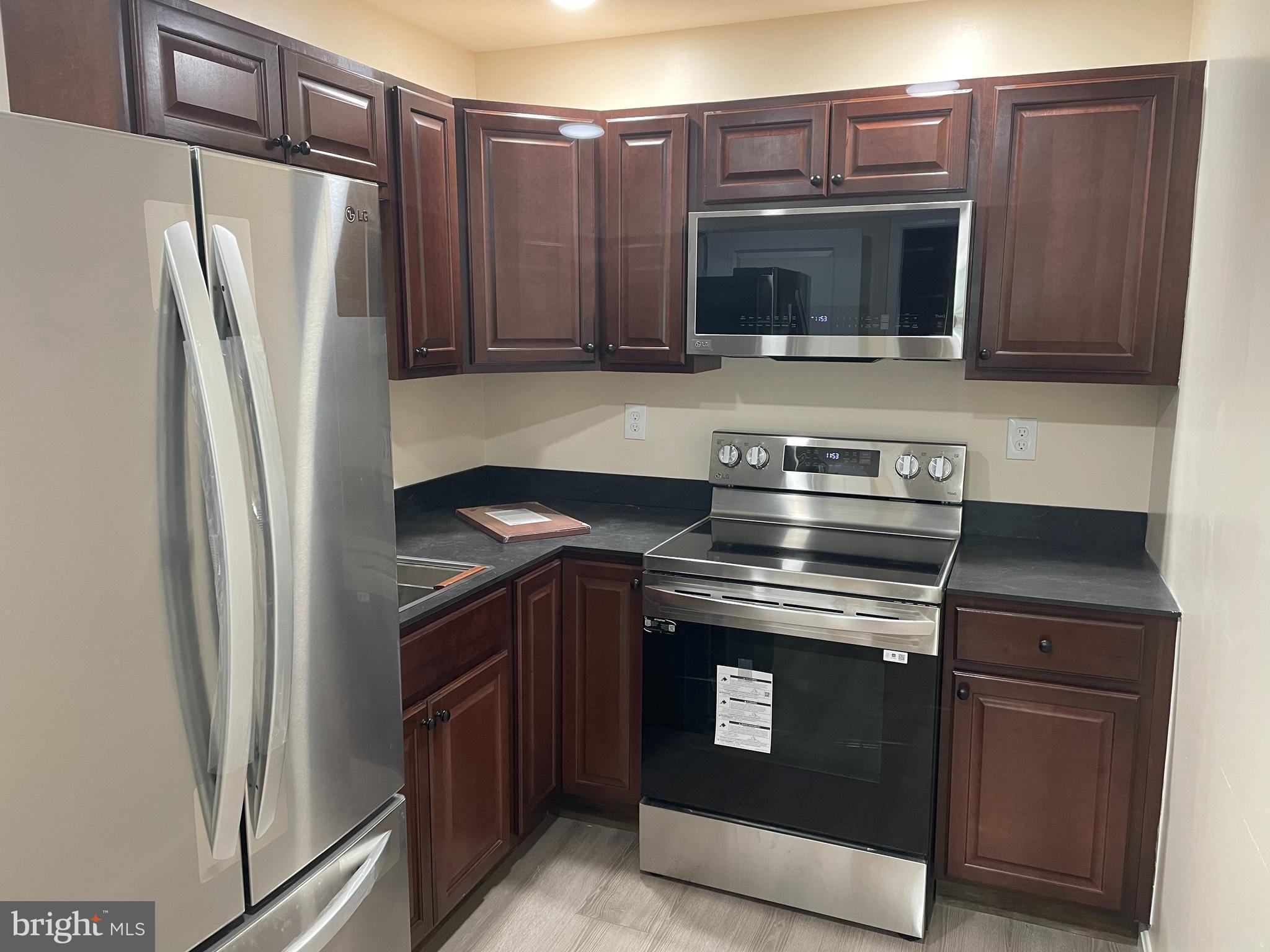 NORTH POINTE SUB - Residential Lease