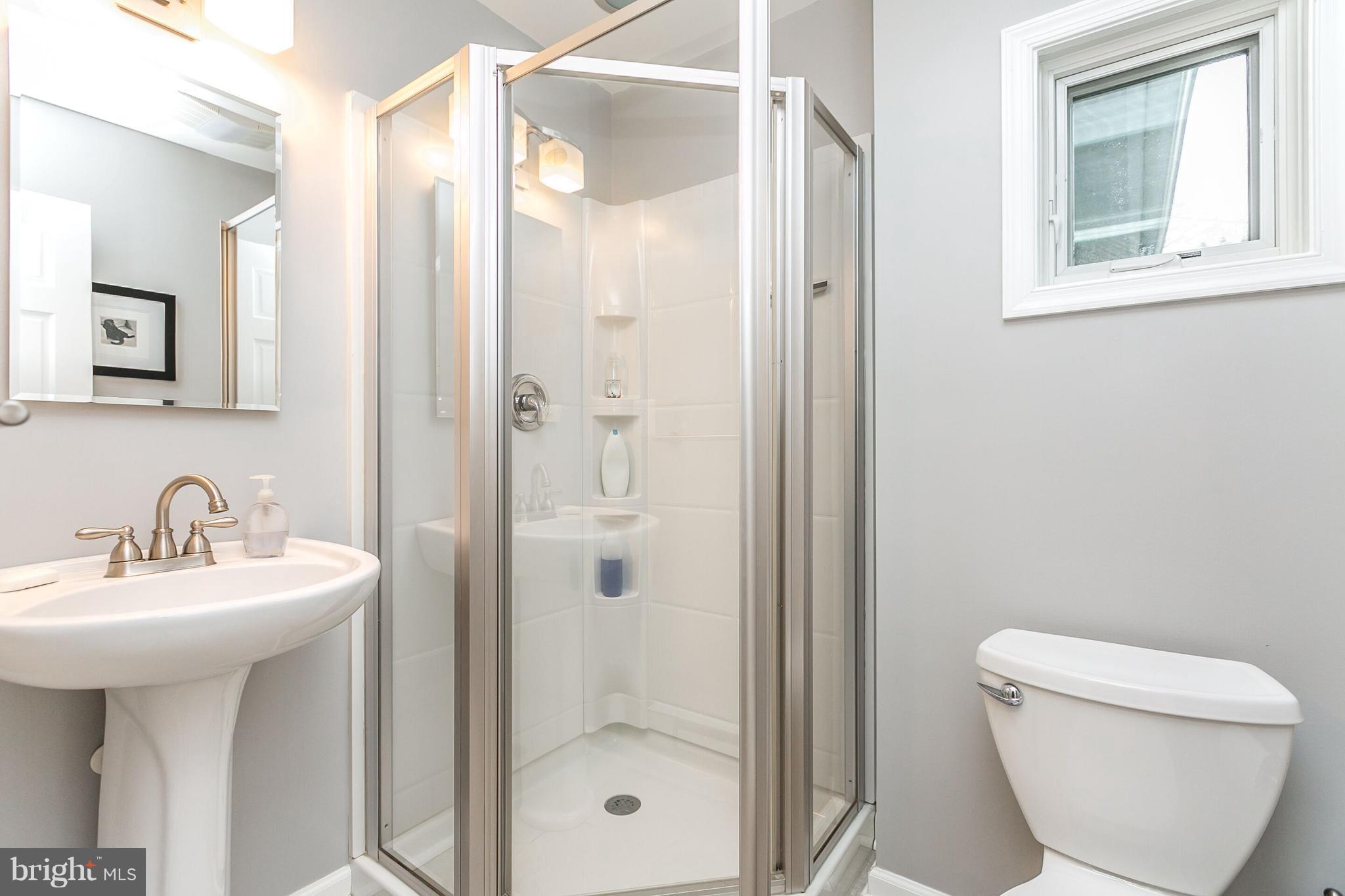 LAKE WALKER - Residential