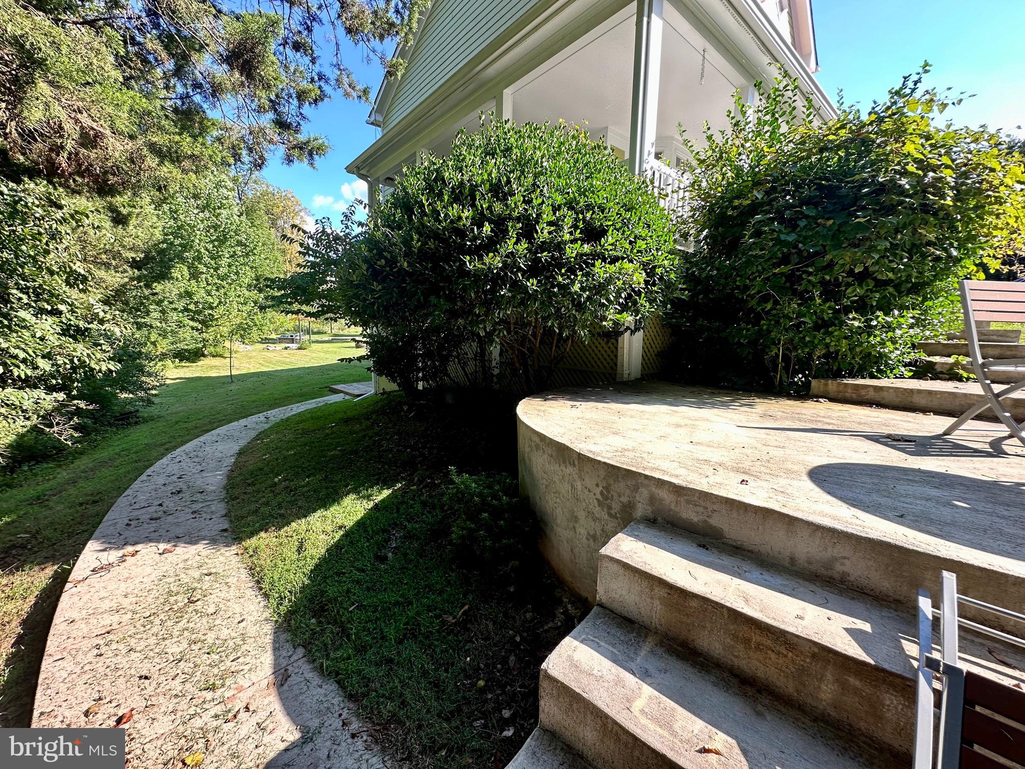 DRANESVILLE MANOR - Residential Lease