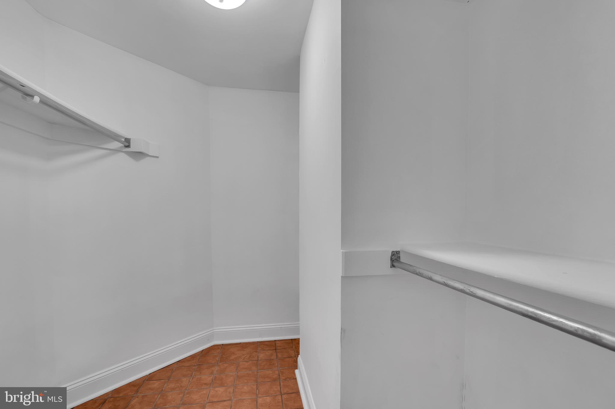 DRANESVILLE MANOR - Residential Lease