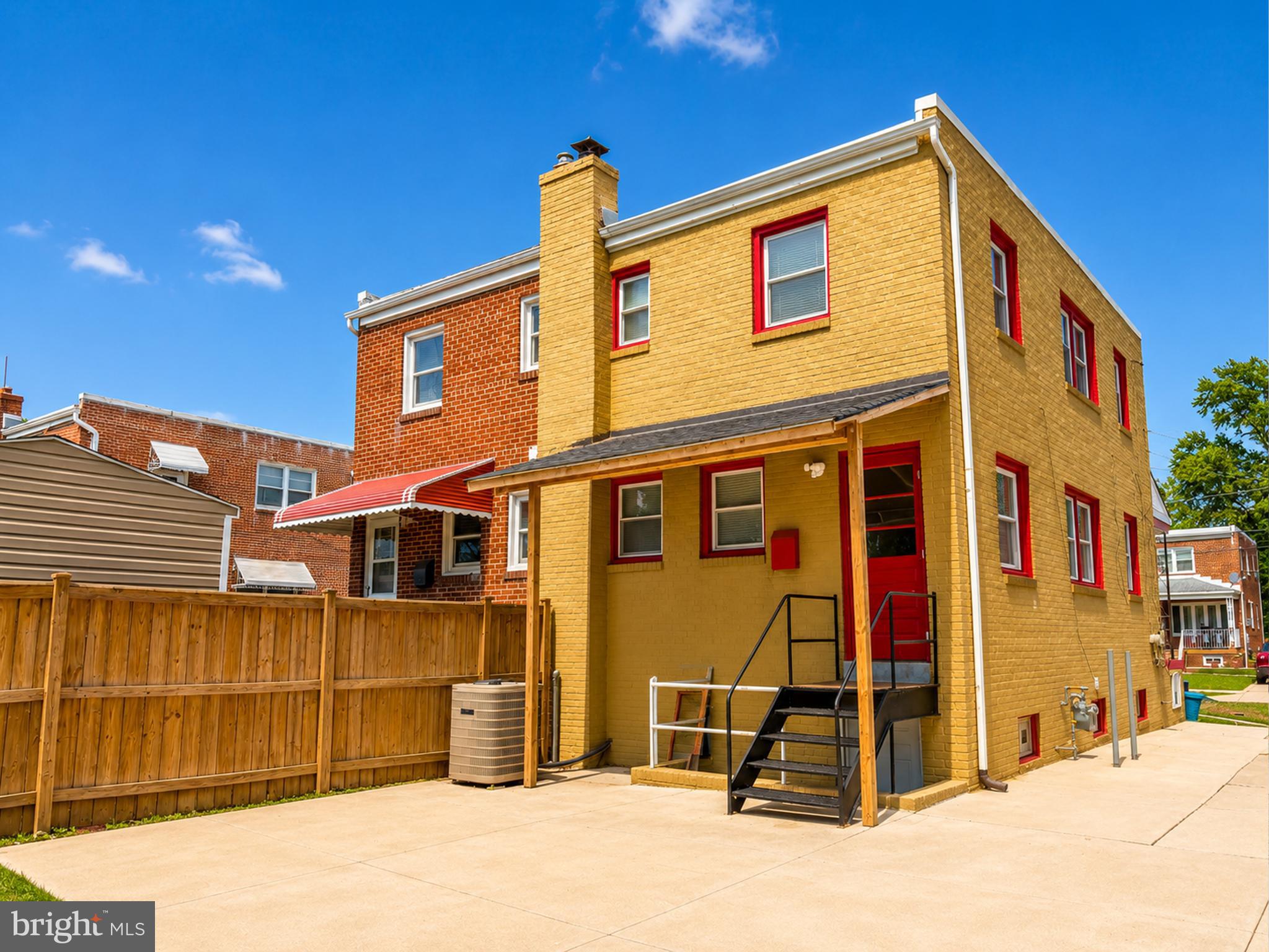 RIGGS MANOR - Residential