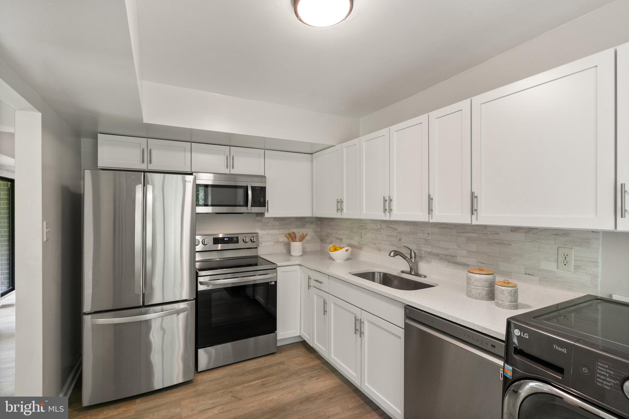 HAWTHORNE VILLAGE - Residential