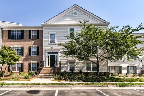 Photo of 109 Prosperity Avenue SE #F, LEESBURG, VA 20175 (MLS # VALO2118942)