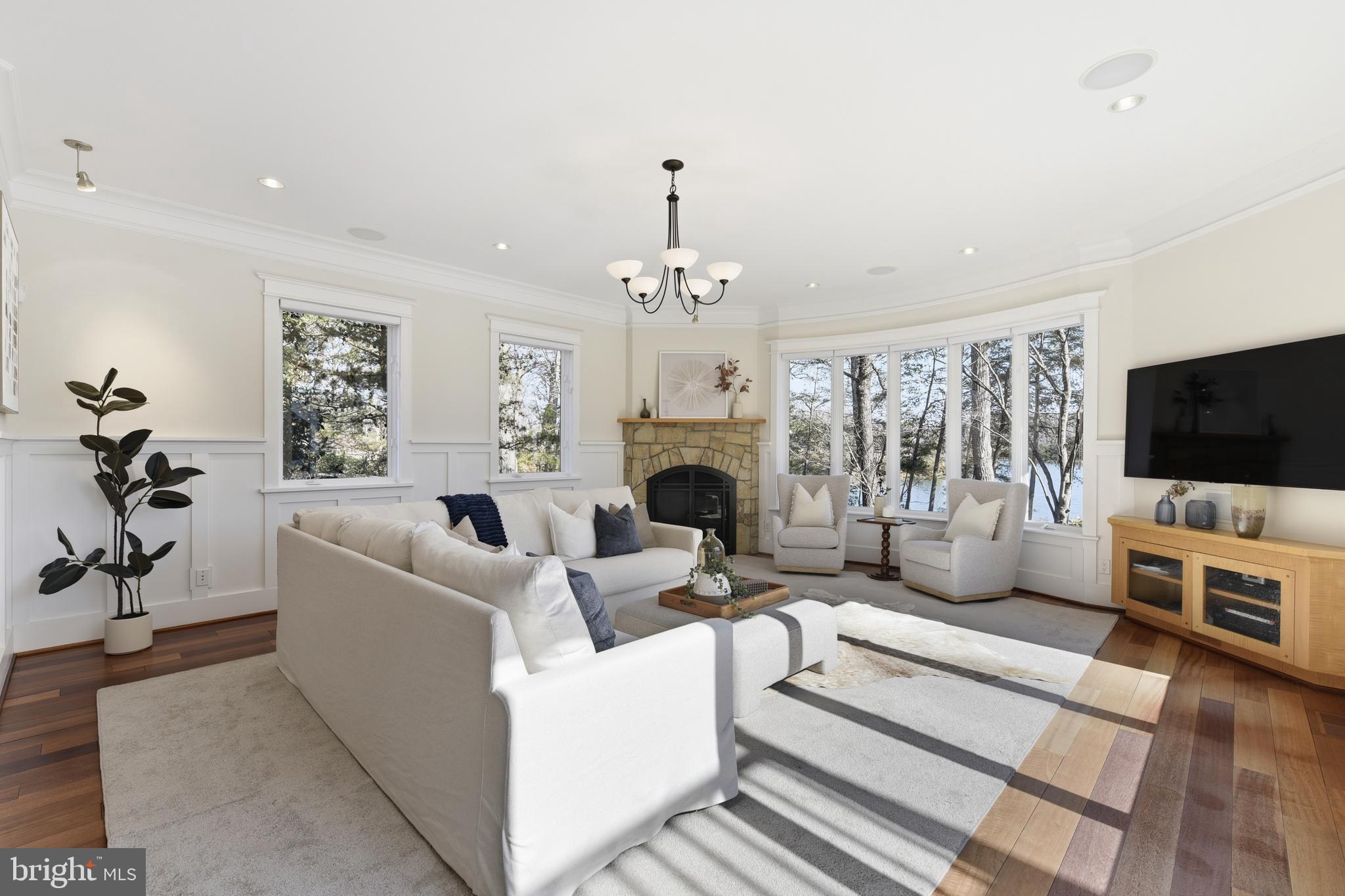 POPLAR POINT - Residential