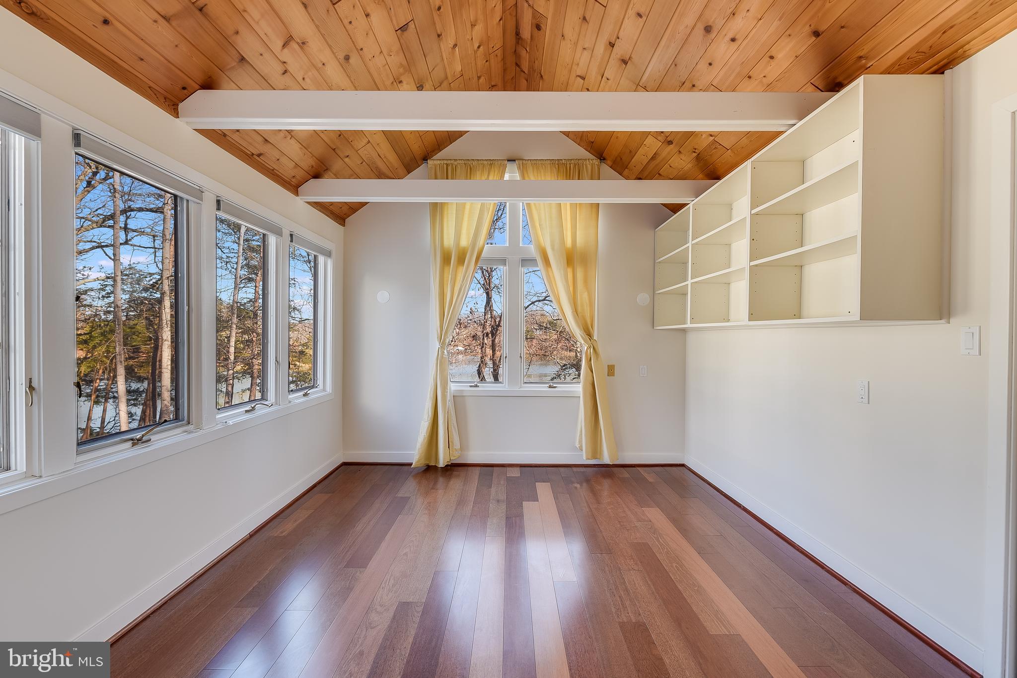 POPLAR POINT - Residential