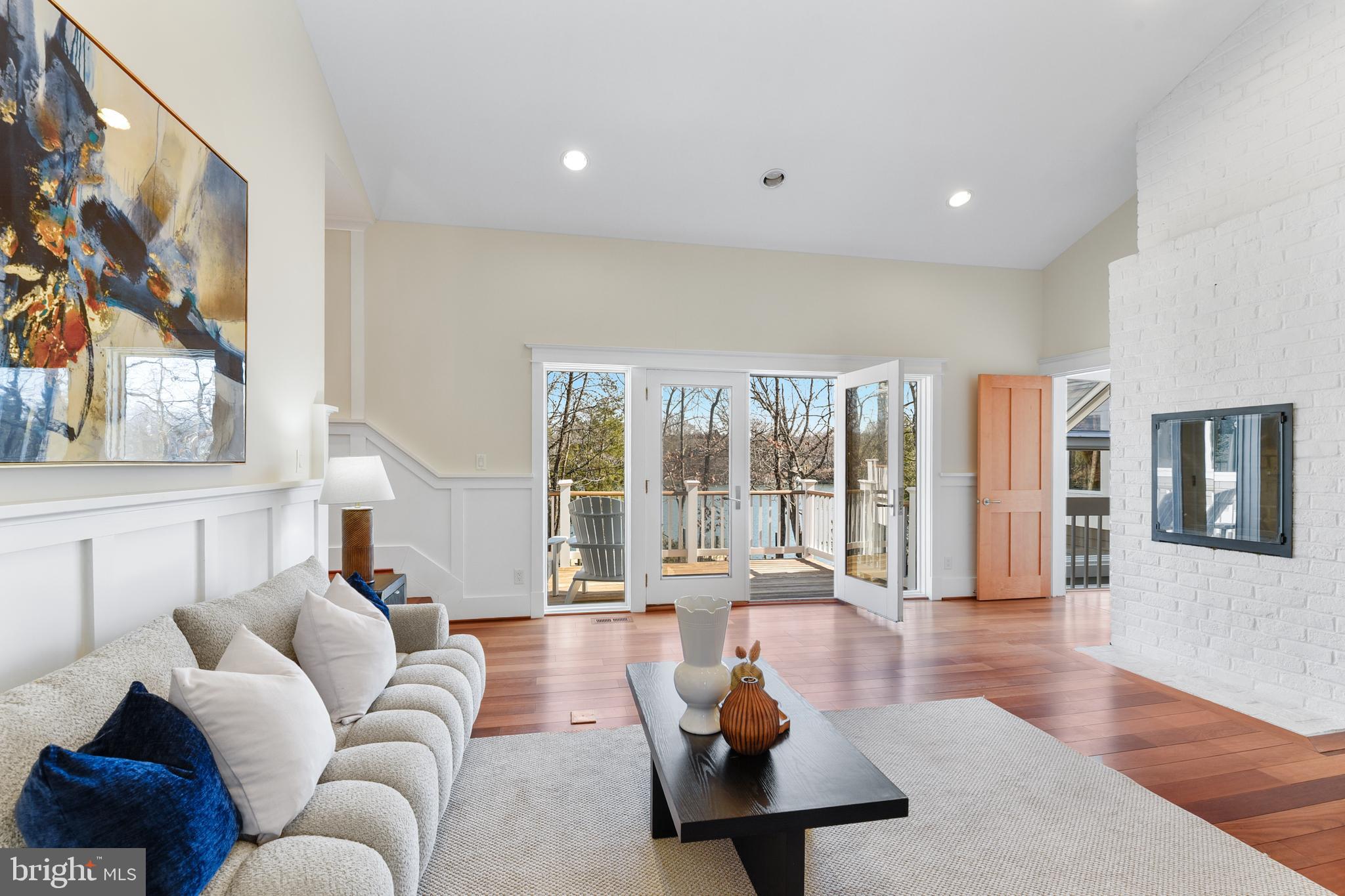 POPLAR POINT - Residential