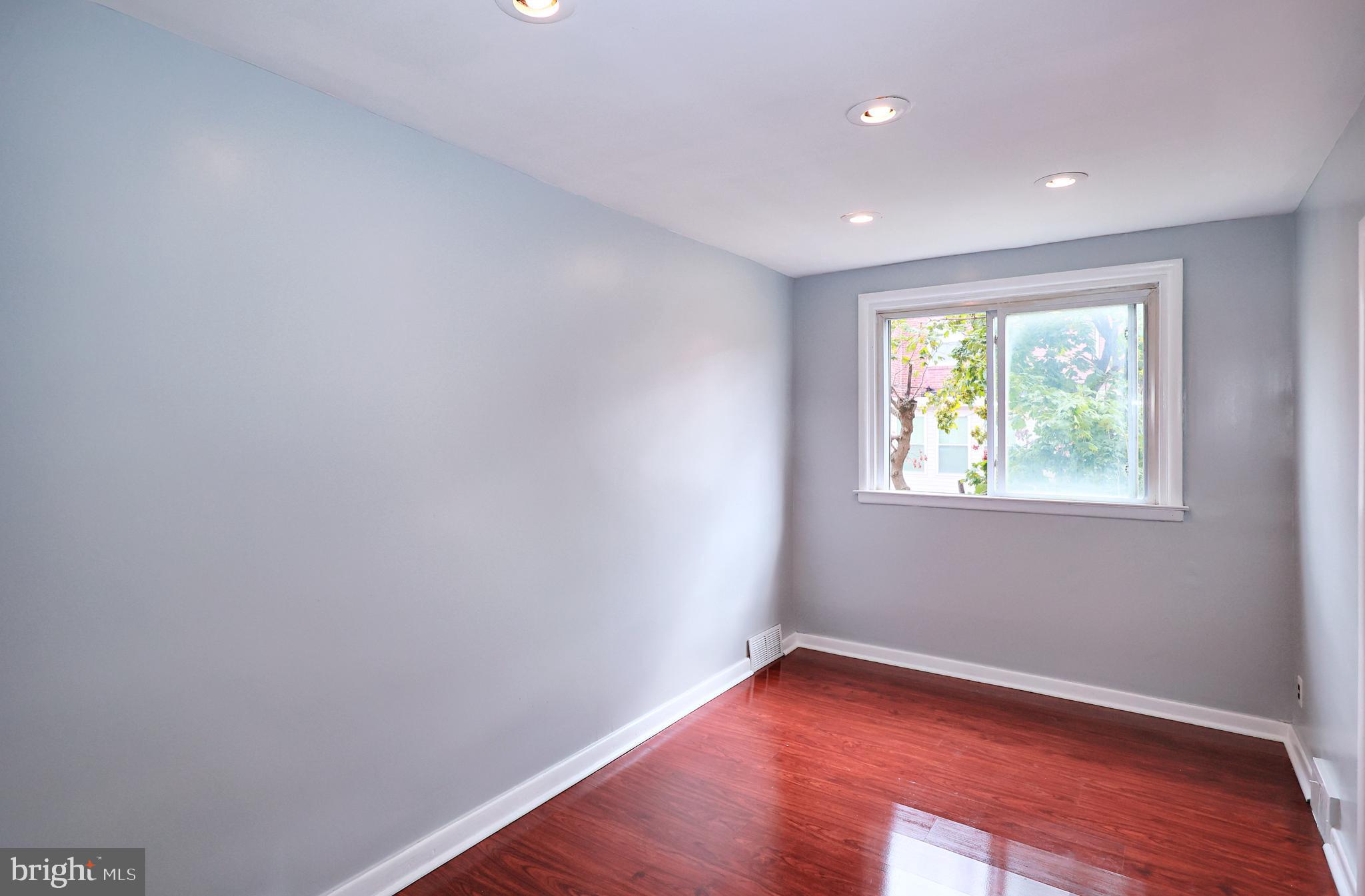 PHILADELPHIA (NORTHEAST) - Residential