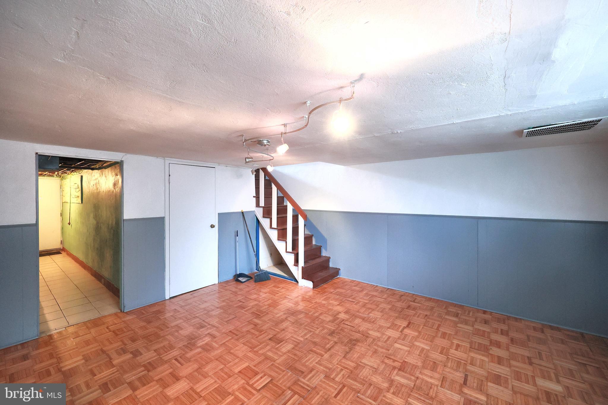 PHILADELPHIA (NORTHEAST) - Residential