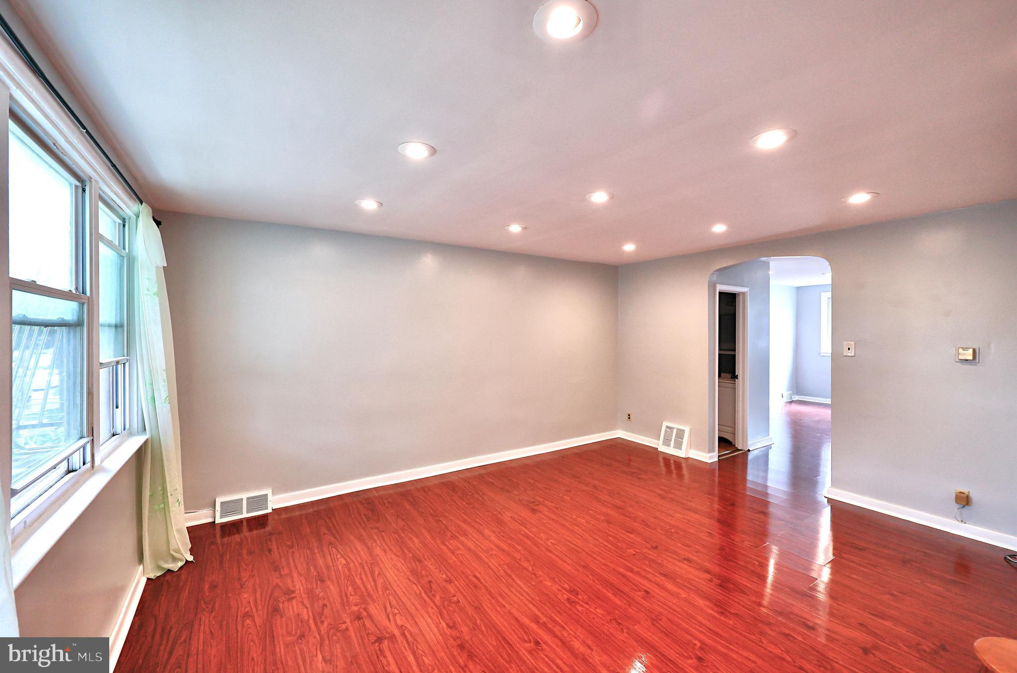 PHILADELPHIA (NORTHEAST) - Residential