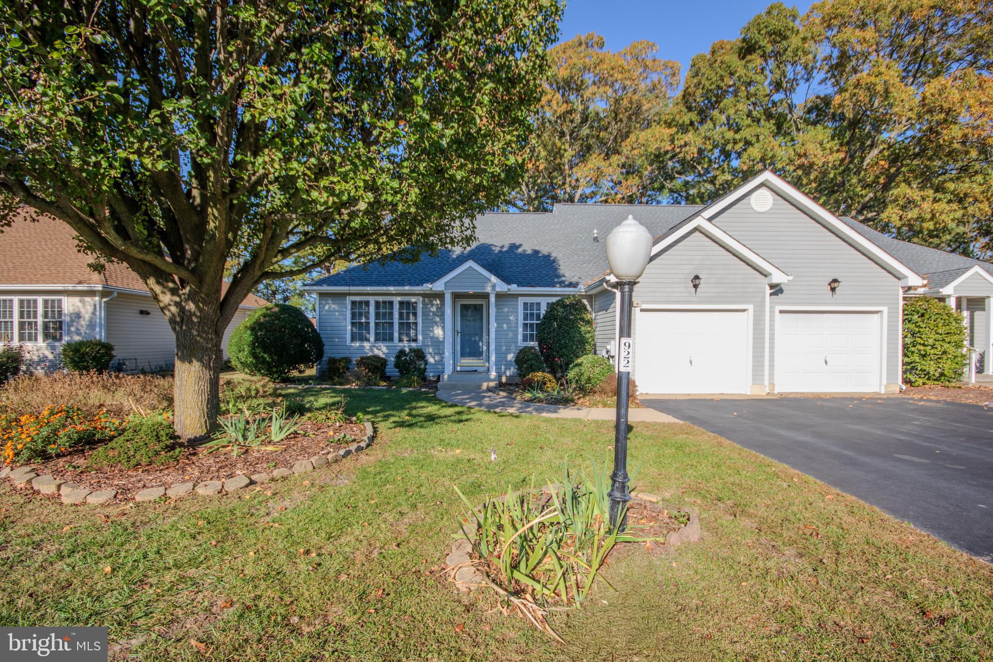 922 W SCHUMAKER MANOR DRIVE